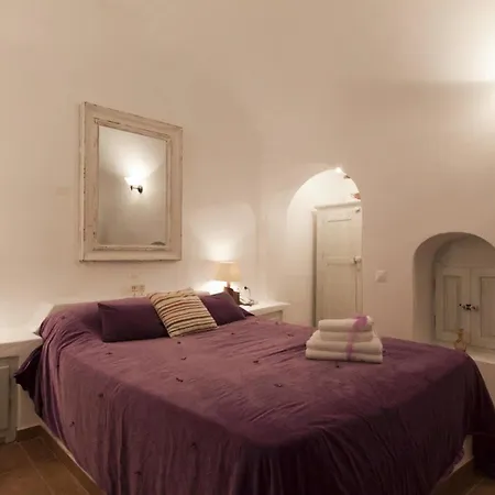 Afroessa A Class 4* Imerovigli (Santorini)